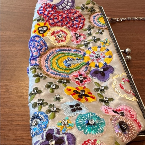 Bandolino Clutch Purse Beaded Floral Embroidery - Picture 5 of 6